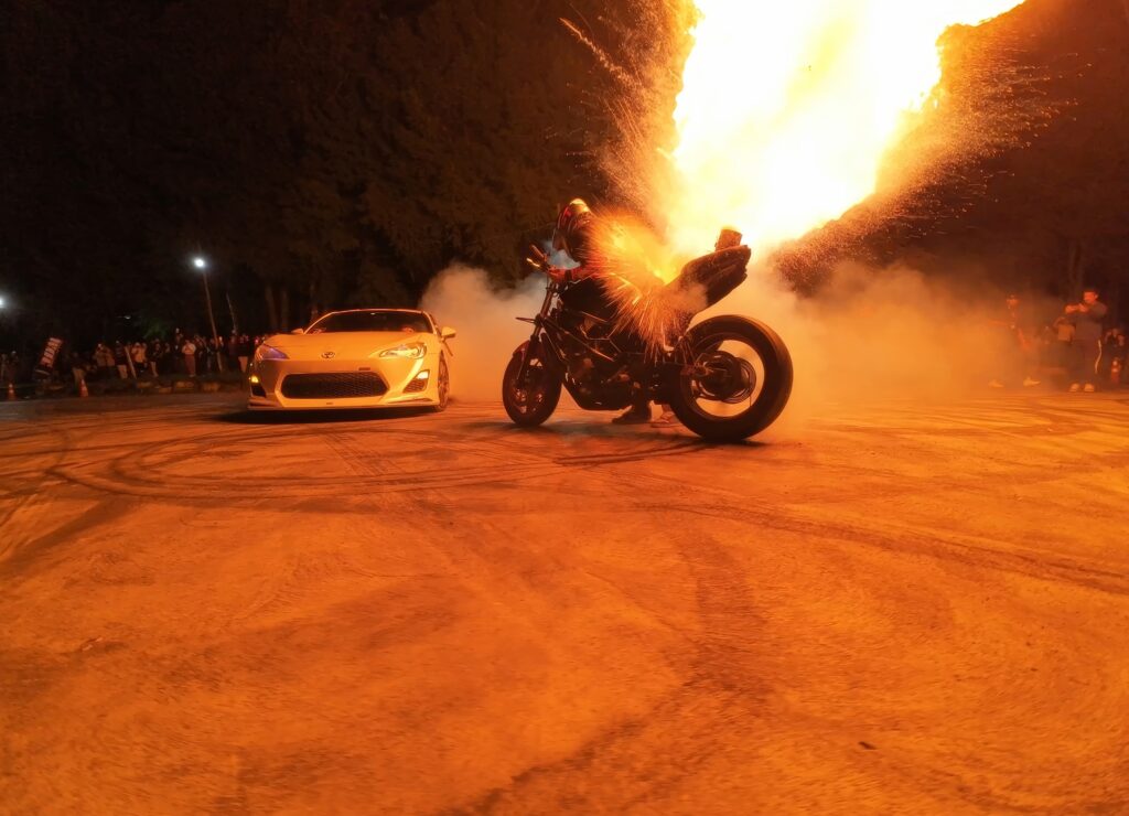 Cadillac no Racing Night | Cadillac Auto